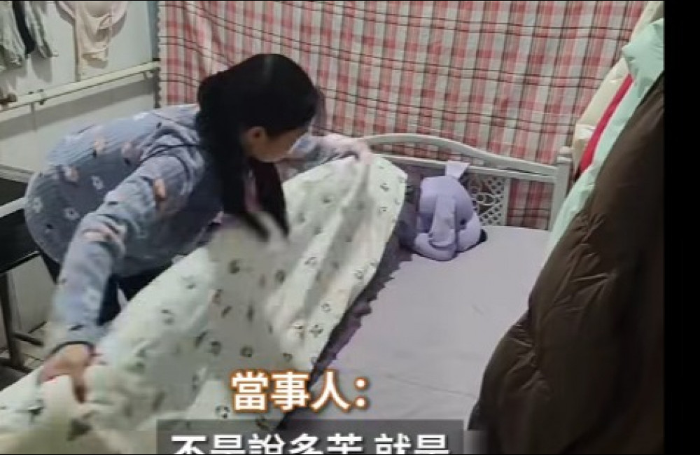 Women moves into the toilets at work to save money