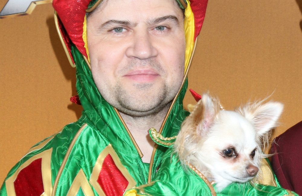 Magician wants to become 'world's first cloned human entertainer'