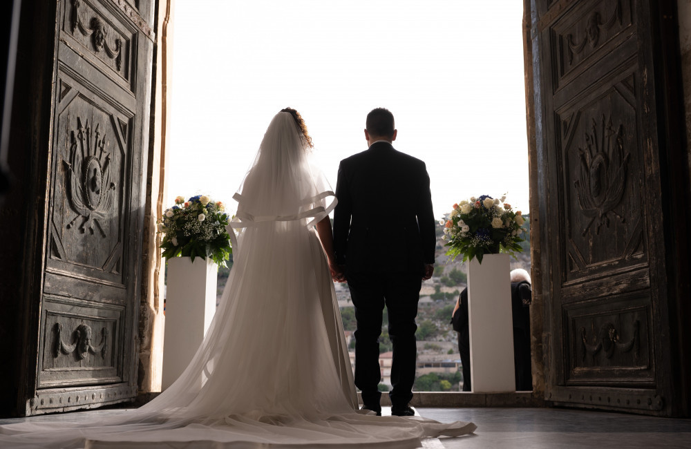 Bride-to-be loses tooth on pizza slice