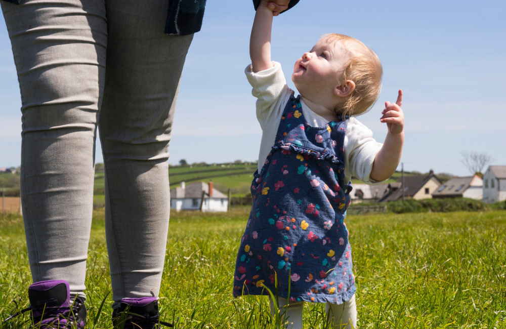 Baby girls are more sociable than boys as soon as they are born