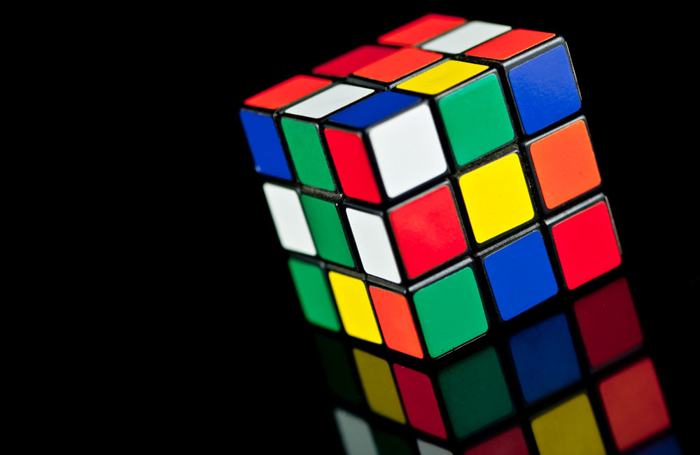 Six-year-old Chinese girl breaks women's Rubik's Cube world record
