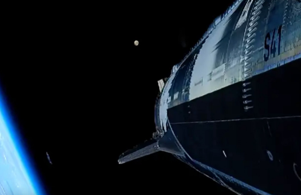 'UFO' spotted during SpaceX's Starship livestream