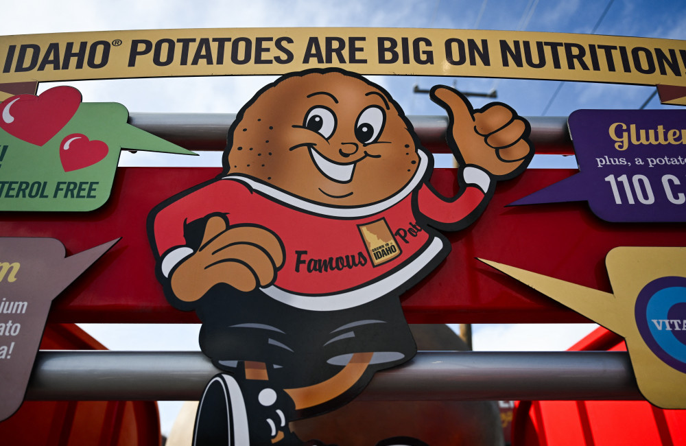 World's largest serving of French fries breaks record